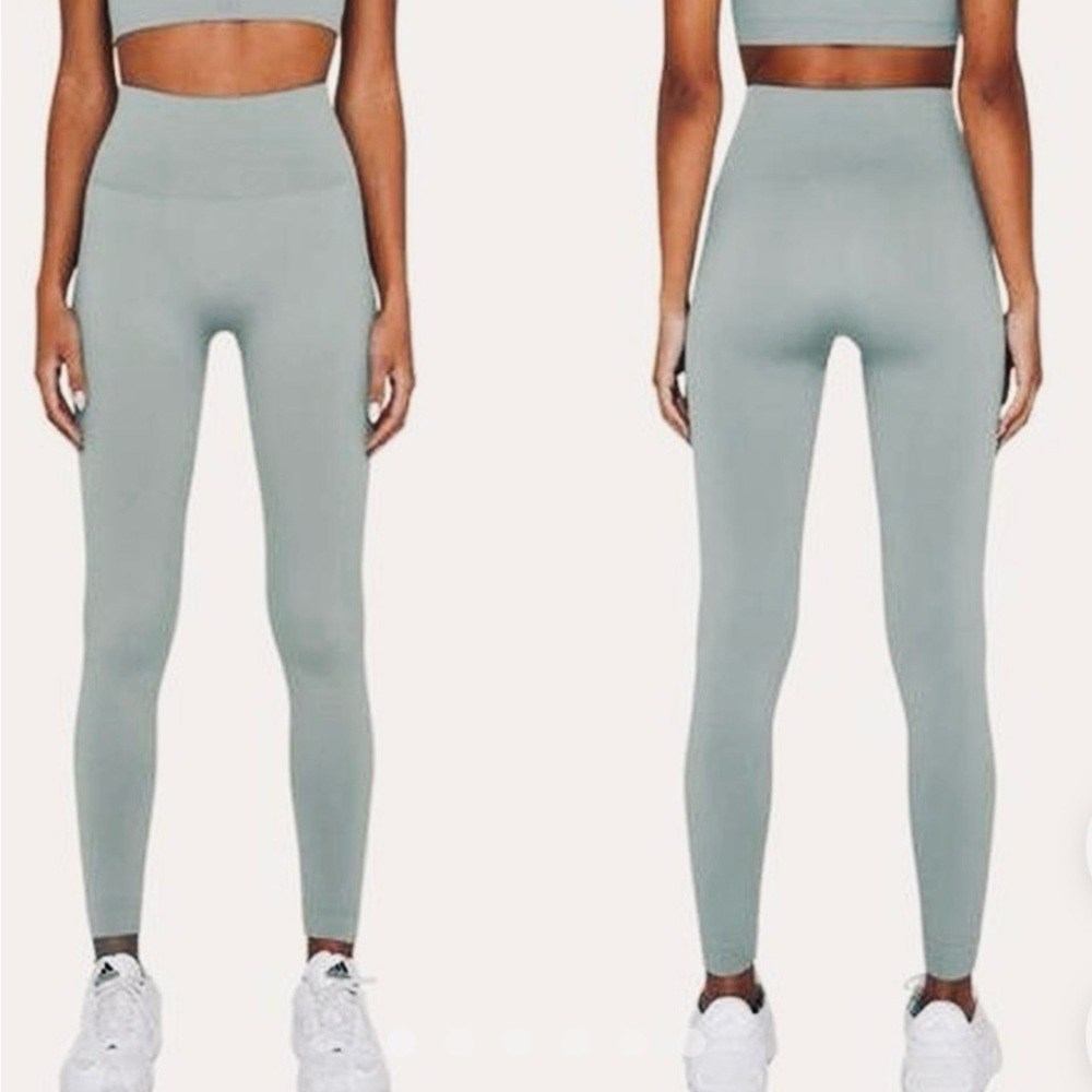 SET Active Sculptflex Leggings in Sage Green size Medium in Like-New Condition!